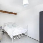 Spacious 3 Bed By Free Wifi And Netflix *