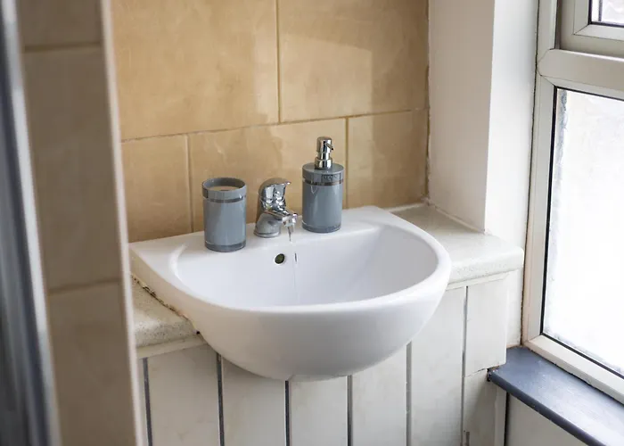 Spacious 3 Bed By Free Wifi And Netflix Lejlighed *