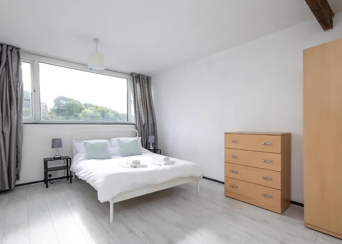 Lejlighed Spacious 3 Bed By Free Wifi And Netflix