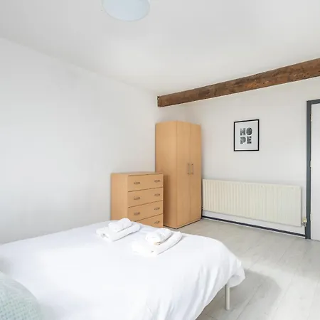 Appartement Spacious 3 Bed By Free Wifi And Netflix *